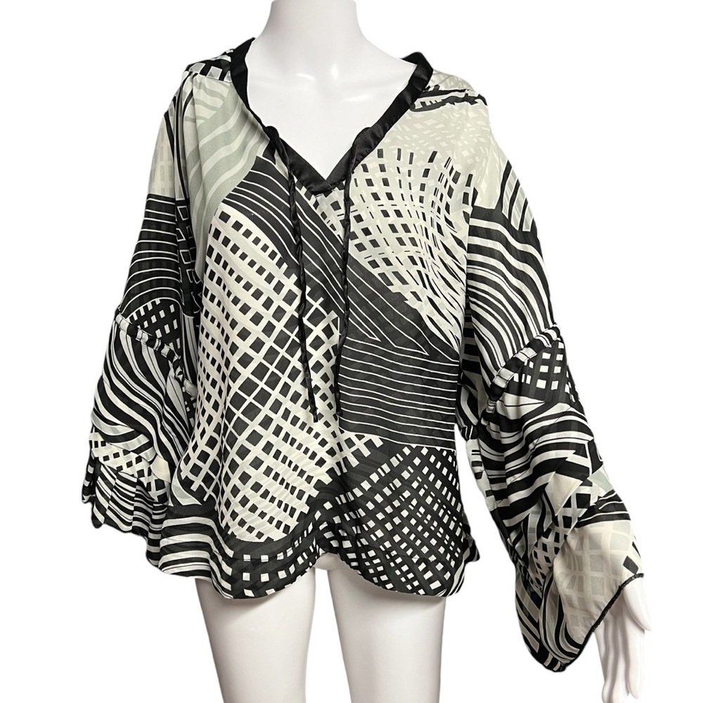 Unique Spectrum - Women’s Geometric Tiered Bell Sleeve Blouse Sz. SM/MD